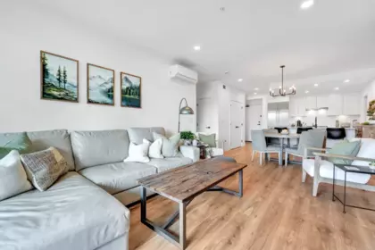 Breakfast Nook Photo of 404 33160 Plaxton Crescent, Abbotsford, BC