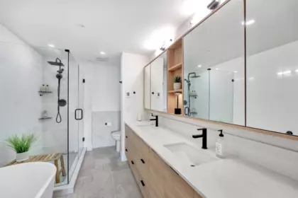 Mudroom Photo of 404 33160 Plaxton Crescent, Abbotsford, BC