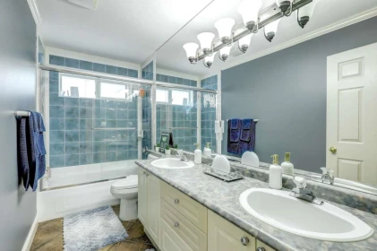 Hallway Photo of 15341 80 Avenue, Surrey, BC