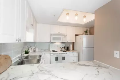 Breakfast Nook Photo of 804 739 Princess Street, New Westminster, BC