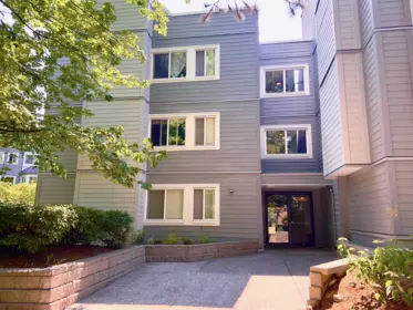 303 9890 Manchester Drive, Burnaby, BC, Burnaby — Apartment/Condo for sale