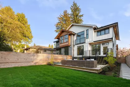 Swimming Pool Photo of 1495 W 52nd Avenue, Vancouver, BC