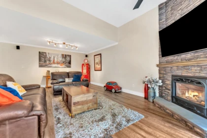 Breakfast Nook Photo of 8 8257 121a Street, Surrey, BC