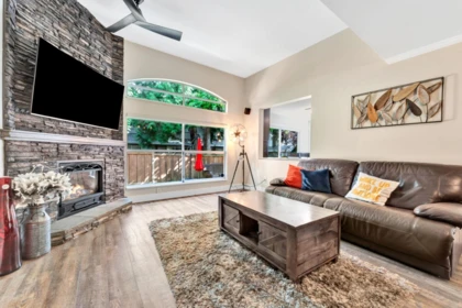 Kitchen Island Photo of 8 8257 121a Street, Surrey, BC
