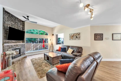Kitchen Photo of 8 8257 121a Street, Surrey, BC