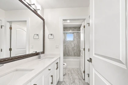 Hallway Photo of 32594 Peardonville Road, Abbotsford, BC