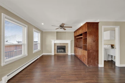 Kitchen Island Photo of 16773 63 Avenue, Surrey, BC