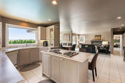 Kitchen Photo of 16672 77 Avenue, Surrey, BC