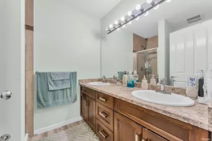 Entry Foyer Photo of 30 12778 66 Avenue, Surrey, BC