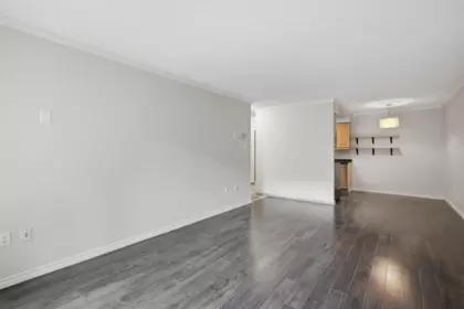 210 466 E Eighth Avenue, New Westminster, BC, New Westminster — Apartment/Condo for sale