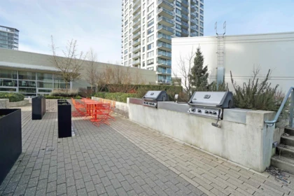 Front Yard Photo of 2606 570 Emerson Street, Coquitlam, BC