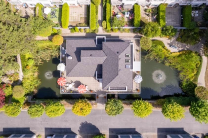 Front Yard Photo of 130 14154 103 Avenue, Surrey, BC