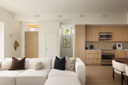 Living Room Photo of 593 E 49th Avenue, Vancouver, BC