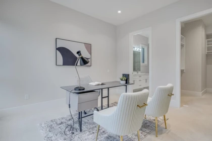 Breakfast Nook Photo of 15387 Pacific Avenue, White Rock, BC