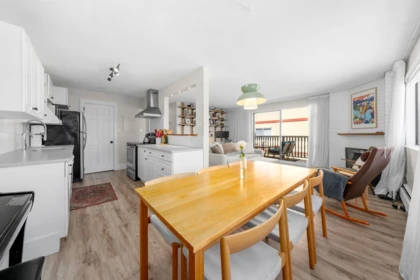 202 1610 Chesterfield Avenue, North Vancouver, BC, North Vancouver — Apartment/Condo for sale
