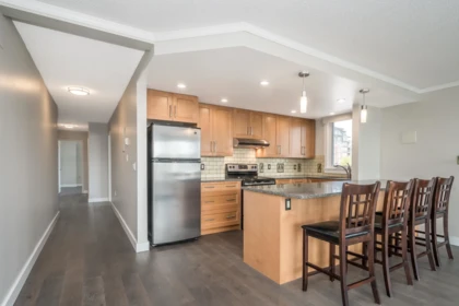412 15111 Russell Avenue, White Rock, BC, White Rock — Apartment/Condo for sale