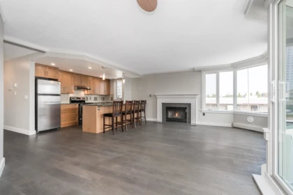 412 15111 Russell Avenue, White Rock, BC, White Rock — Apartment/Condo for sale