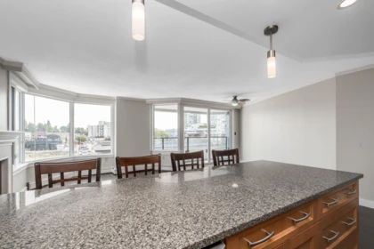 Primary Bedroom Photo of 412 15111 Russell Avenue, White Rock, BC