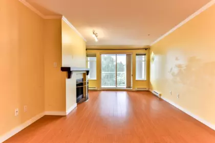 312 1420 Parkway Boulevard, Coquitlam, BC, Coquitlam — Apartment/Condo for sale