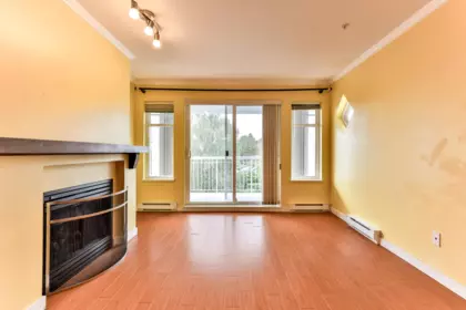 Kitchen Photo of 312 1420 Parkway Boulevard, Coquitlam, BC
