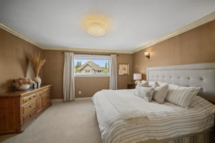 Office / Den Photo of 19375 73 Avenue, Surrey, BC