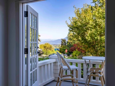 Breakfast Nook Photo of 5112 Maple Street, Vancouver, BC