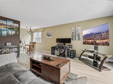 Kitchen Photo of 207 12096 222 Street, Maple Ridge, BC