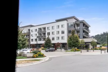 Hallway Photo of 410 45511 Campus Drive, Chilliwack, BC