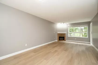 Breakfast Nook Photo of 211 8068 120a Street, Surrey, BC