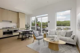 210 2235 E Broadway, Vancouver, BC