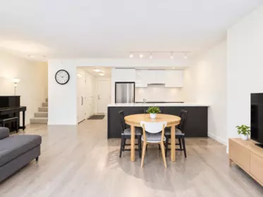 6335 Silver Avenue, Burnaby, BC, Burnaby — Apartment/Condo for sale