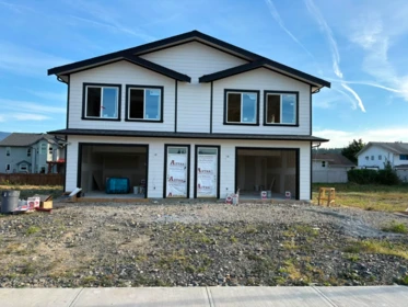 B 2020 Viewmount Court, No City Value, BC, No City Value — Half Duplex for sale