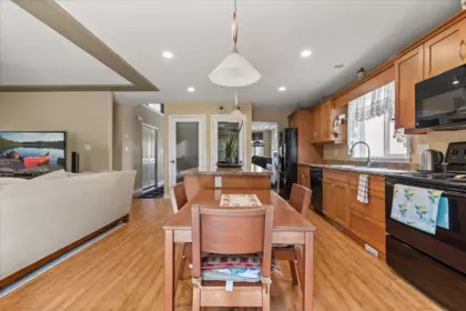Breakfast Nook Photo of 46517 Armstrong Place, Chilliwack, BC