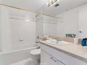Office / Den Photo of 705 388 Drake St, Vancouver, BC