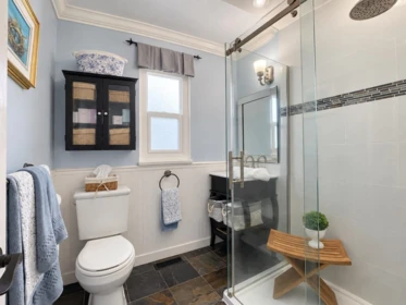 Guest Bathroom Photo of 8998 203b Street, Langley, BC