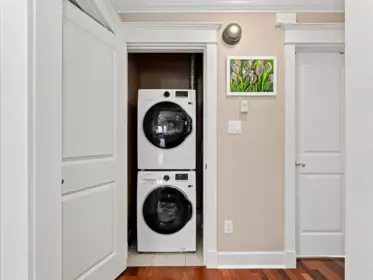 Hallway Photo of 2425 Larch Street, Vancouver, BC