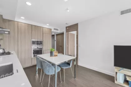 617 8800 Hazelbridge Way, Richmond, BC, Richmond — Apartment/Condo for sale