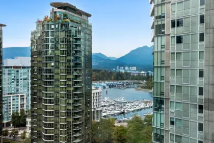 1702 1238 Melville Street, Vancouver, BC, Vancouver — Apartment/Condo for sale