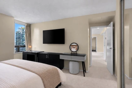 Hallway Photo of 1702 1238 Melville Street, Vancouver, BC