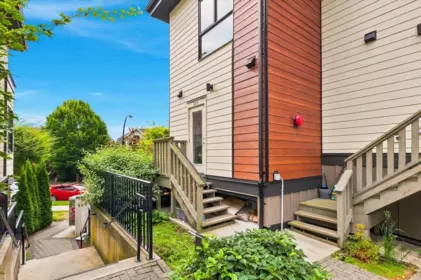 Mudroom Photo of 226 E 8th Street, North Vancouver, BC
