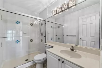 Entry Foyer Photo of 404 13680 84 Avenue, Surrey, BC