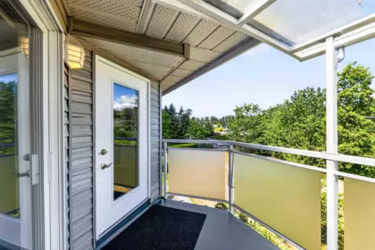 Staircase Photo of 404 13680 84 Avenue, Surrey, BC