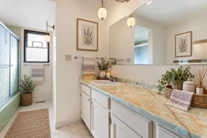Powder Room Photo of 891 Jarvis Street, Coquitlam, BC