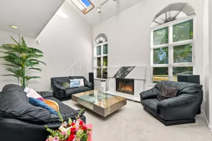 Family Room Photo of 1039 W 29th Avenue, Vancouver, BC