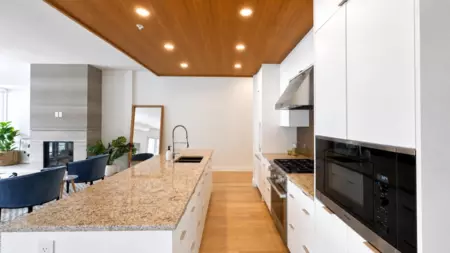 Kitchen Photo of 501 6687 Nelson Avenue, West Vancouver, BC
