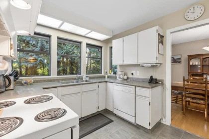 Breakfast Nook Photo of 2102 Kirkstone Place, North Vancouver, BC