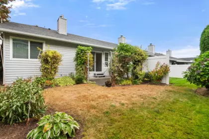 Family Room Photo of 28 2989 Trafalgar Street, Abbotsford, BC