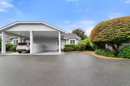 Living Room Photo of 28 2989 Trafalgar Street, Abbotsford, BC
