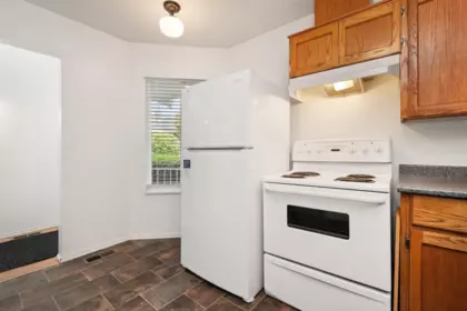 Walk-In Closet Photo of 28 2989 Trafalgar Street, Abbotsford, BC
