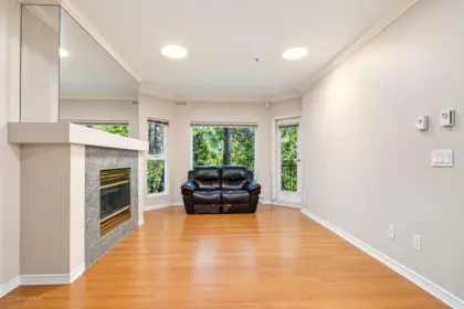 Kitchen Photo of 109 10320 156 Street, Surrey, BC
